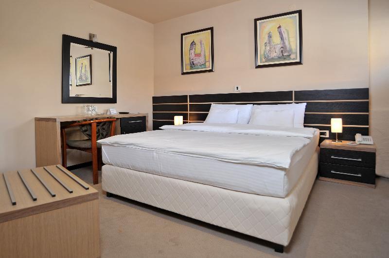 Hotel Zelengora Kragujevac Room photo